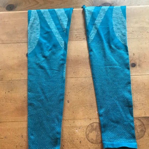 Athletic workout leggings - Picture 2 of 2